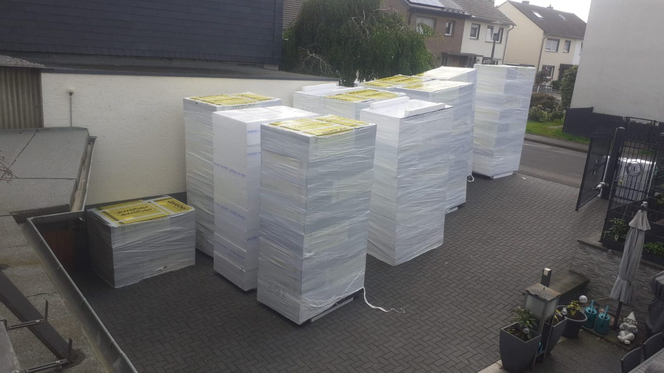 Anlieferung der Dämmplatten (18cm)