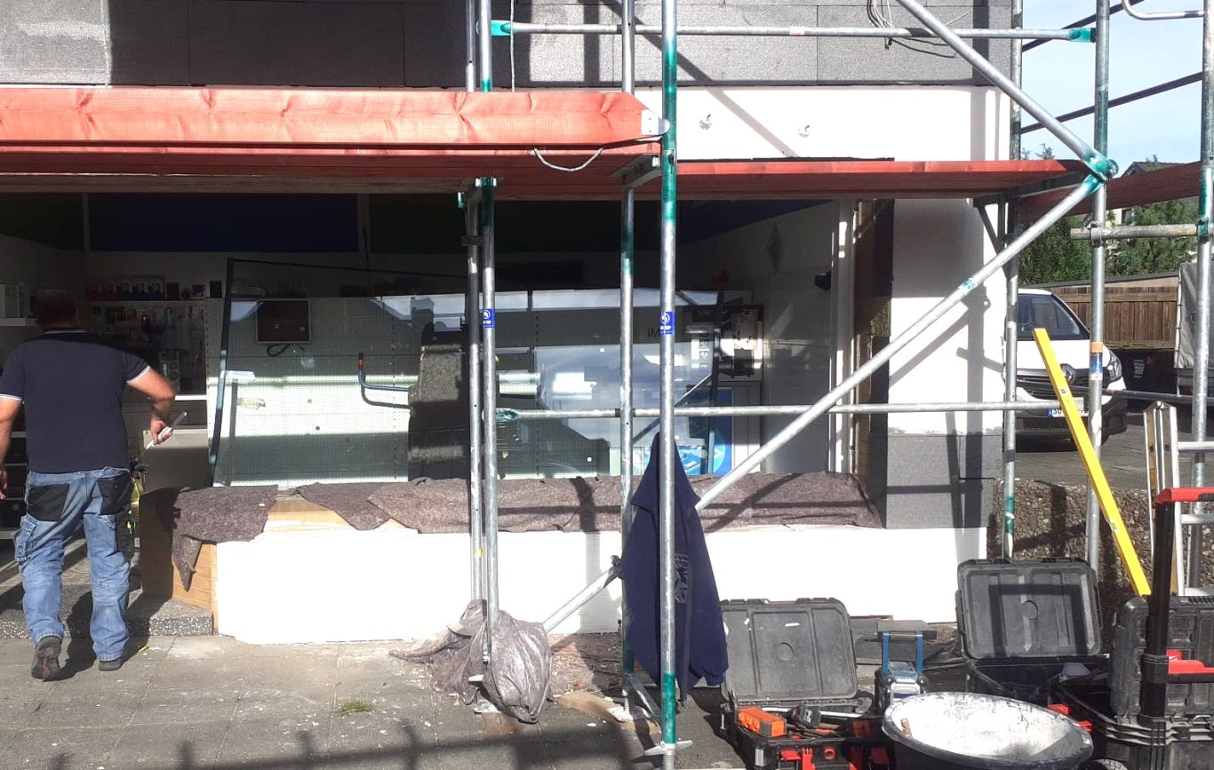 Montage Schaufensteranlage