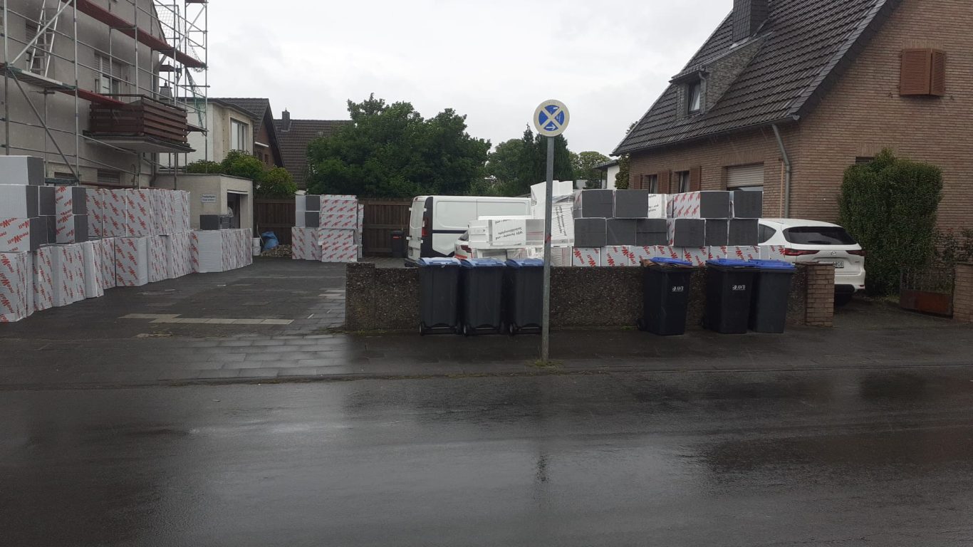 Anlieferung des Dämm-Materials