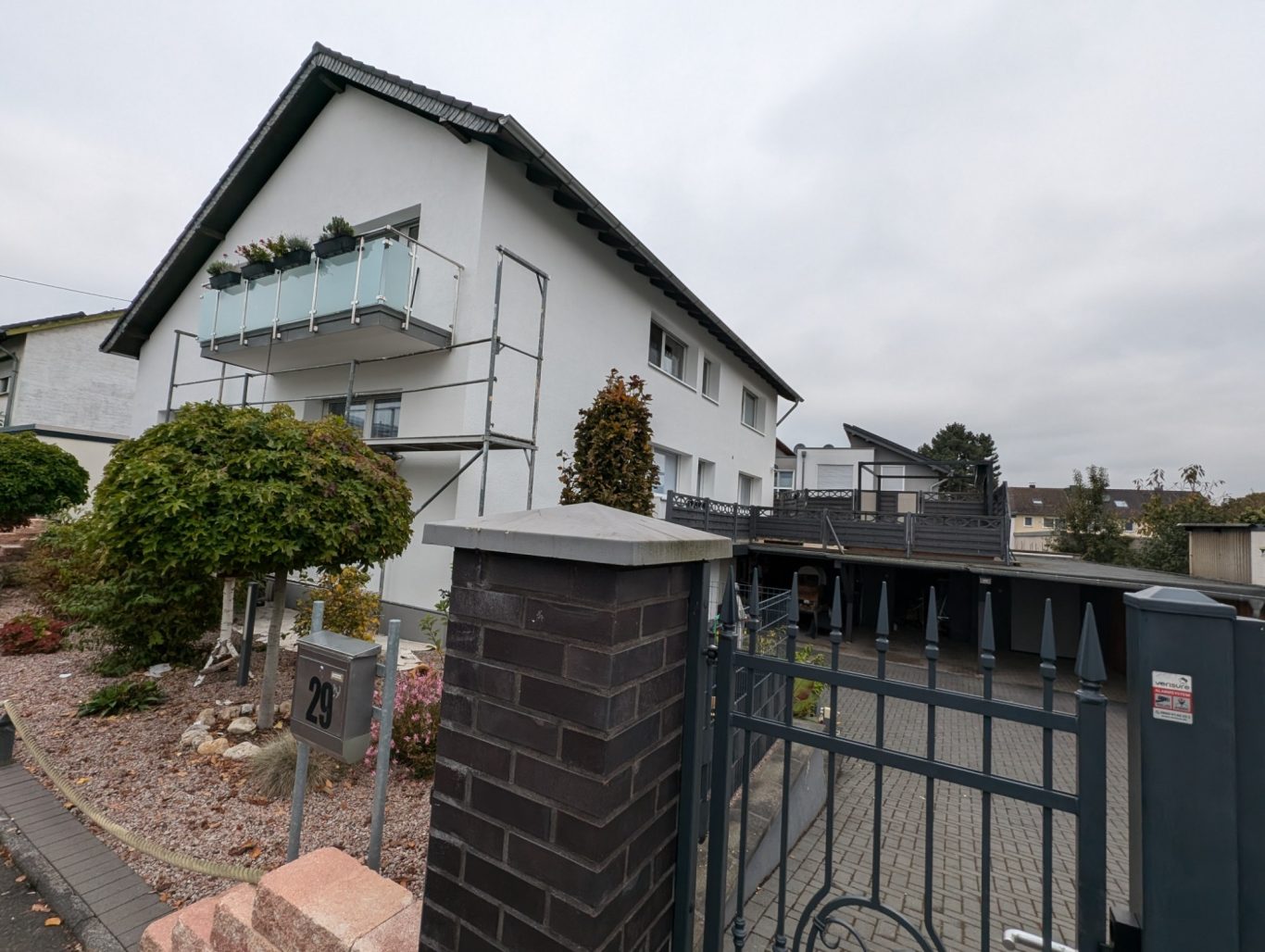 Letzte Schlussarbeiten vor Fertigstellung